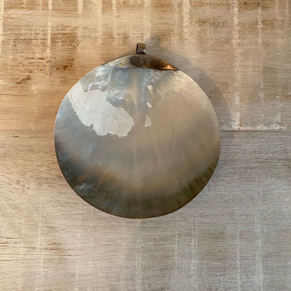 Genuine Sea Shell Pendant - Picture 6 of 6
